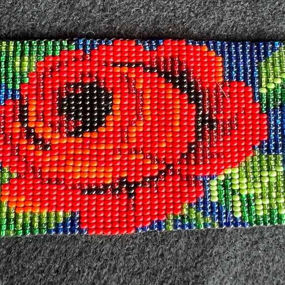 Huichol Mexican 2 inch wide bracelet / Traditional Mexican glass bead - Picture 5 of 5